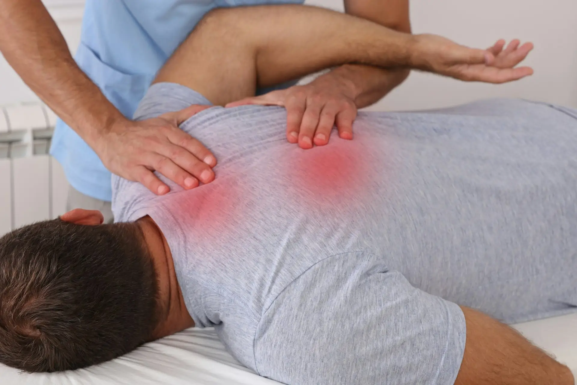 Personal injury chiropractor in Henderson providing spinal adjustment for auto accident pain, back pain and neck pain relief
